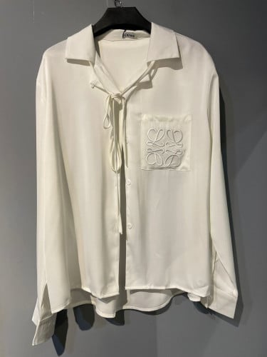 قميص لويفي لون أبيض راقي قصة مريحة جودة عالية