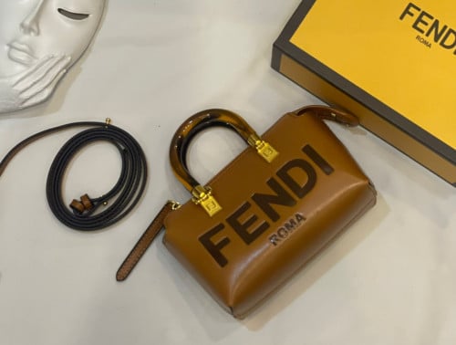 حقيبة زوكا سبالماتي ميني بوكس من فندي