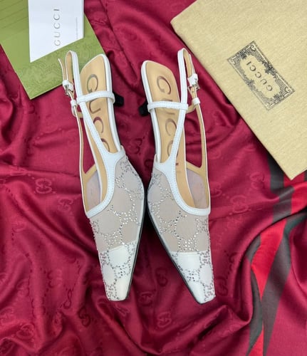 صندل غوتشي GG المزخرف بكعب رفيع وحزام خلفي