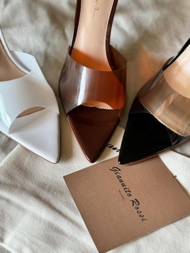 سليبر نسائي جيانفيتو روسي