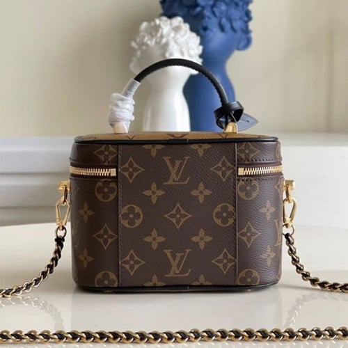 حقيبة لويس فويتون فانيتي