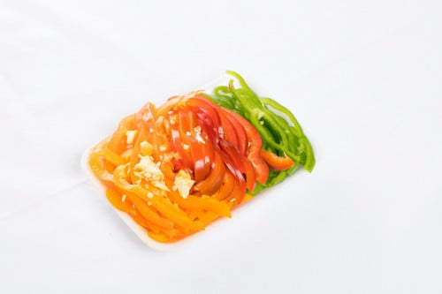 فلفل بارد ملون مقطع