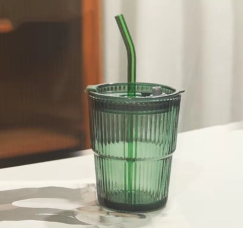 كوب متنقل للمشروبات الباردة