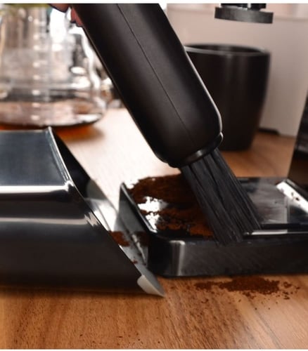فرشاة و مكنسة تنظيف طاولة القهوة - اسود