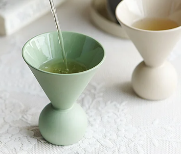 كوب قهوة مخروطي بقاعدة دائرية - الوان متعددة | 100...