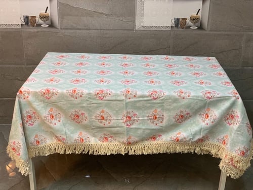 مفرش طاولة
