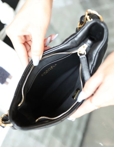 شانيل hobo 24 سم