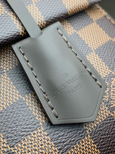 لوي فيتون ٢٠ سم