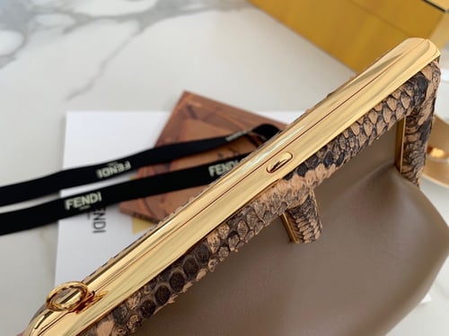 فندي 26 سم بايثون