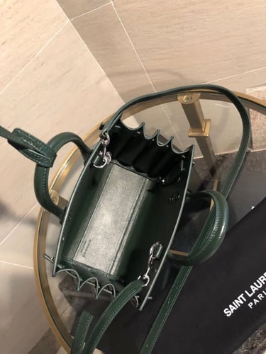 سان لوران 22 سم