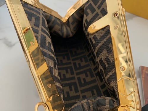 فندي 26 سم بايثون