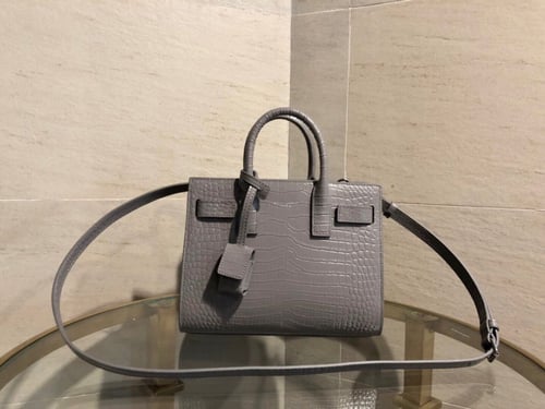 سان لوران 22 سم