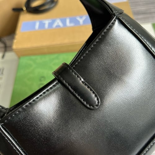 قوتشي ميني ١٩ سم مطفي