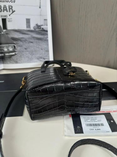 سان لوران مقاس 18x17x8