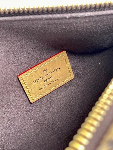 لوي فيتون 21 سم