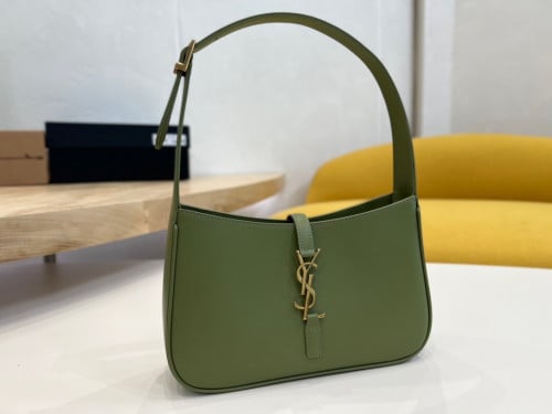 سان لوران 23 سم