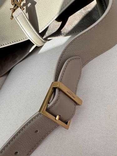 سان لوران 23 سم