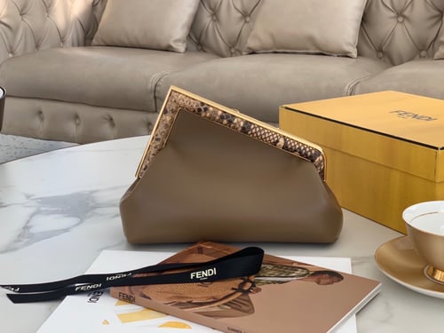 فندي 26 سم بايثون