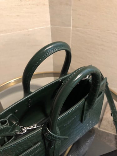 سان لوران 22 سم