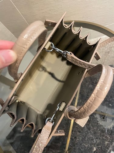 سان لوران 22 سم