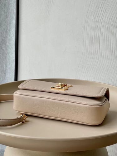 لوي فيتون 23.5 سم