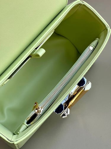 لوي فيتون 19 سم Twist