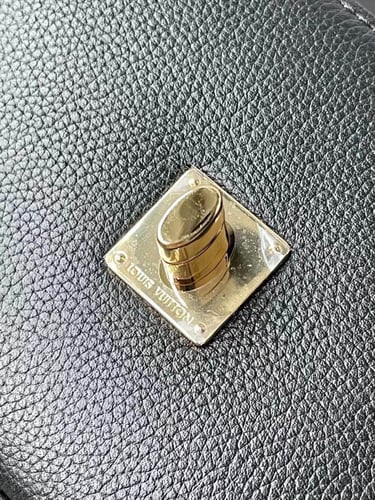 لوي فيتون 23.5 سم