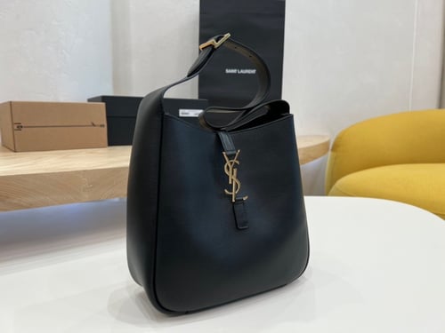 سان لوران 23 سم