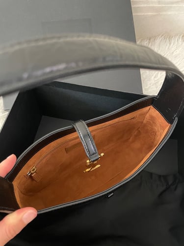 سان لوران 23 سم