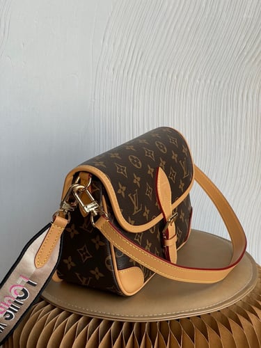 لوي فيتون 24 سم