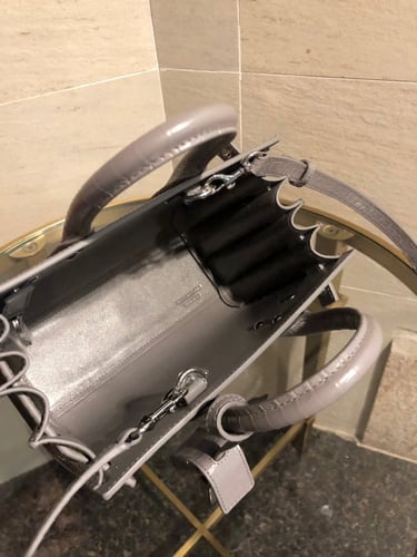 سان لوران 22 سم