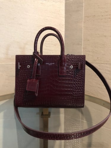 سان لوران 22 سم