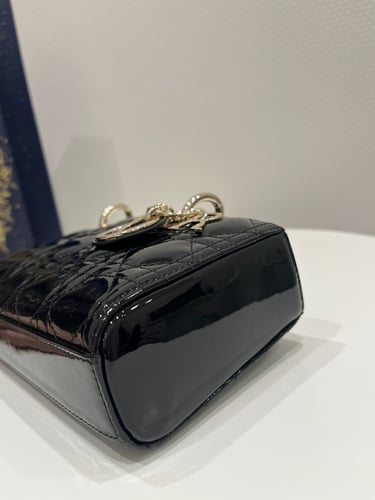 سمول ليدي ديور 22 سم لمعه