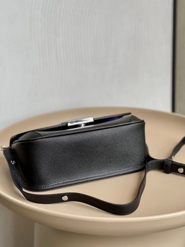 لوي فيتون 24.5 سم