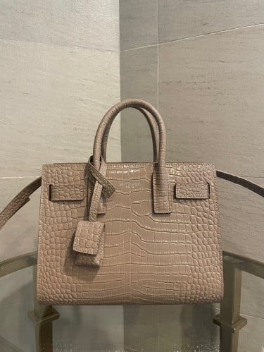 سان لوران 22 سم