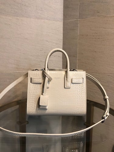 سان لوران 22 سم