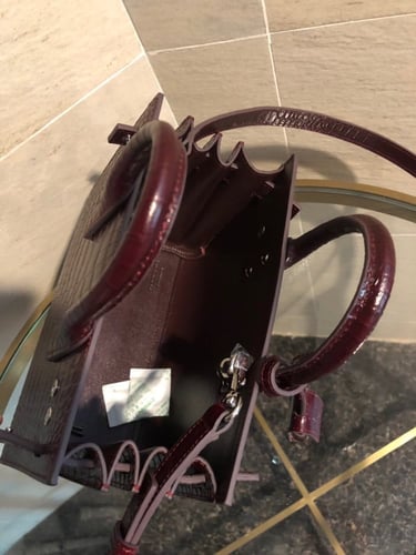 سان لوران 22 سم