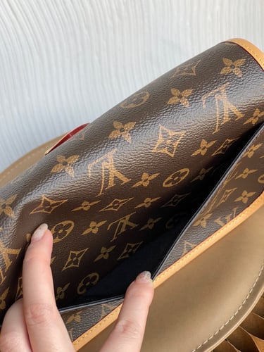 لوي فيتون 24 سم