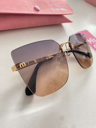 نظارة ميو ميو