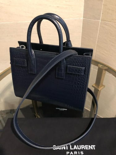 سان لوران 22 سم