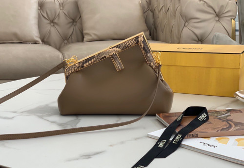 فندي 26 سم بايثون