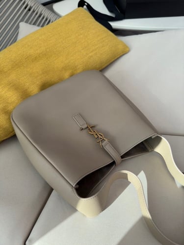 سان لوران 23 سم