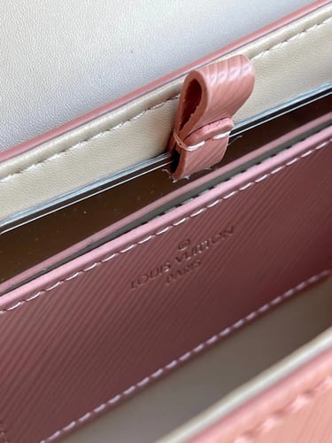 لوي فيتون 19 سم Twist