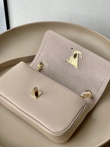 لوي فيتون 23.5 سم