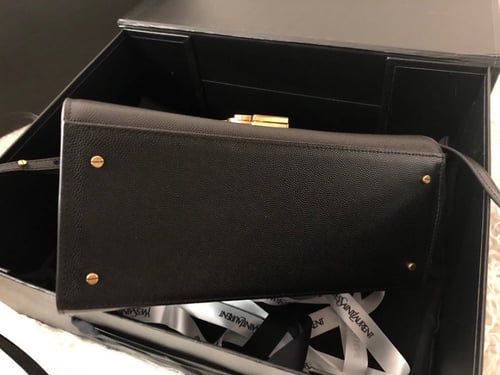 سان لوران 24 سم