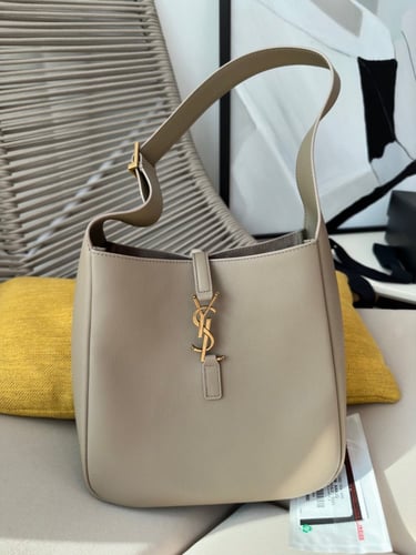 سان لوران 23 سم