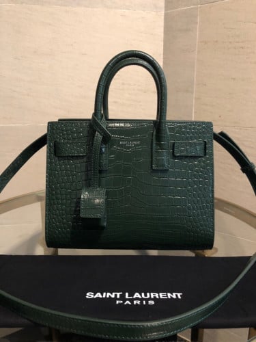 سان لوران 22 سم