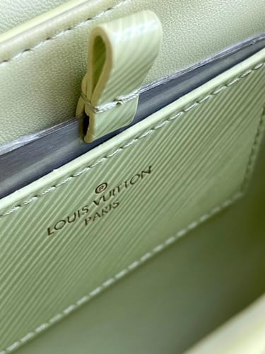 لوي فيتون 19 سم Twist