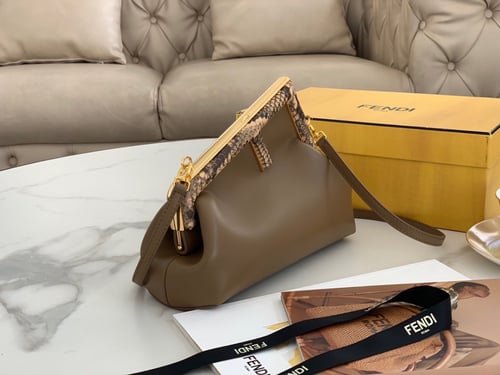 فندي 26 سم بايثون