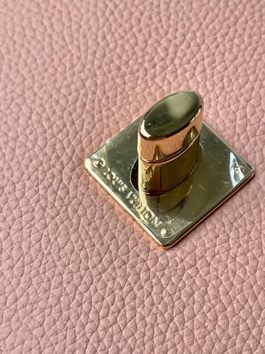 لوي فيتون 23.5 سم